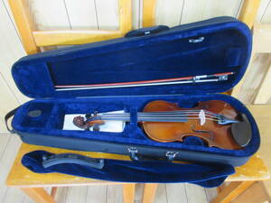 67520 【美品・保管品】バイオリンセット HORA Reghin Romania 4/4 弦 肩当てケース他 初心者用DVD、教本付き