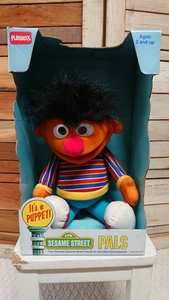 セサミストリート PLAYSKOOL PALS PUPPET ERNIE BOX入り ウ゛ィンテージ レア ぬいぐるみ、人形、フィギュア 