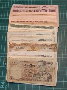 タイ王国　タイバーツ　旧紙幣　おまとめ　Thai Baht notes　6700バーツ