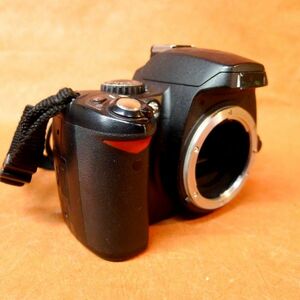 b319 NIKON D40 ボディ デジタルカメラ 一眼レフ バッテリーなし サイズ:幅約12cm 高さ約10cm 奥行約7cm/60