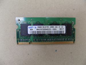 Samsung 256MB 1Rx16 PC2-4200S DDR2 533MHz ノートメモリ