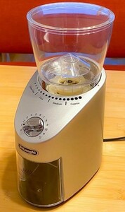 デロンギ DeLonghi コーン式コーヒーグラインダー 新品 KG366J 未使用品