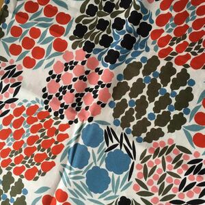 新品●マリメッコ 25x72 vaskyna コットン生地 ヴァスキナ 赤　marimekko