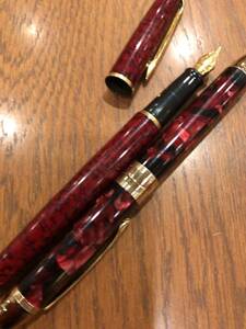 赤マーブル廃盤貴重な万年筆とボールペンのセット　　プラチナ　ダブルアクション　ウォーターマン