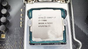 【LGA1151・Up to 4.5GHz・倍率可変】Intel インテル Core i7-7700K プロセッサー