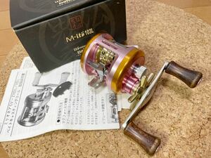 ★即決！稀少 ダイワ DAIWA x メガバス コラボ 限定品 M-ito103L 左ハンドル 美品！ 箱付き I