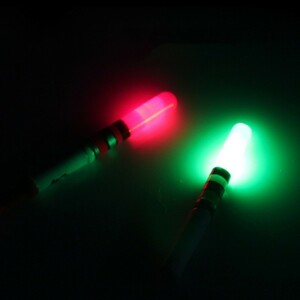 激安LED ケミホタル 37 レッド グリーン 各色2本 電池4個付き ライトスティック ケミライト デンケミ　フロートライト　夜釣り