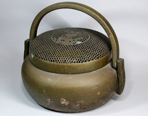  ◇時代唐銅手付手焙 梅文透かし 古銅 銅製火鉢 重2.3㎏ 中国 唐物 煎茶道具