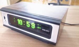 【通電、稼働確認済み】SEIKO セイコー DL406 置時計 デジタル アラーム クロック 木目ウッド調 目覚まし時計 回転式 パタパタ 1970年代