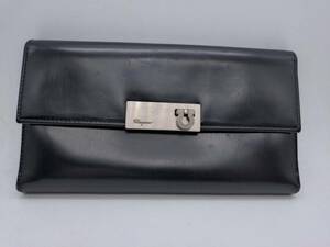 Salvatore Ferragamo フェラガモ ガンチーニ /二つ折り 長財布 ウォレット 札入れ/現状品/中古