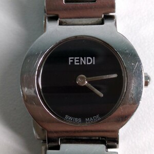 【動作品・ケース付】FENDI フェンディ QZ 3050L 黒文字盤 レディース腕時計 T0430