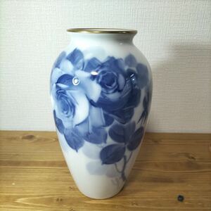 4-353 大倉陶園 花器 花瓶 花柄 バラ ローズ ブルーローズ フラワーベース 陶器 