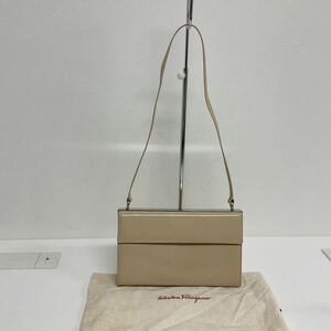 営AD779-60◆ salvatore Ferragamo／サルヴァトーレフェラガモ ベージュ シルバー金具 ショルダーバッグ AF-21 9204