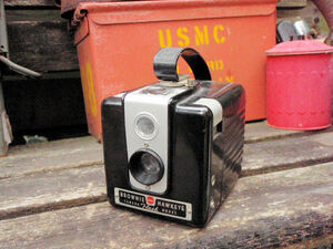F220123★コダック　ブローニー　ホークアイ　フラッシュモデル　カメラ　1950年代ビンテージ/KODAK　BROWNIE　HAWKEYE　FLASH　MODEL
