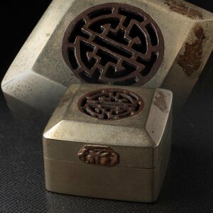 EQ356 中国美術 白銅鏤空寿字圖四方墨盒 幅3.7cm 重40g・小物入・盖盒・蓋物 中国古玩