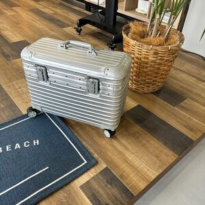 RIMOWA パイロット 機内持ち込み 