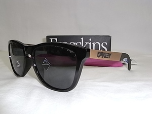 絶版限定品!!期間限定送料込み特価!!Japan正規新品 OAKLEY FROGSKINS MIX / Polished Black / Prizm Grey / プリズムレンズ