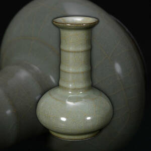 br10628 中国古玩 青磁哥釉花瓶 陶器 陶磁器 時代物 花器 置物 唐物 高13.5cm