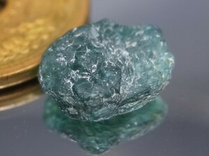 3.23ct 新品・透明感のある高品質な天然グランディディエライト原石 マダガスカル産