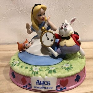 ふしぎの国のアリス　陶器　不思議の国のアリス　白うさぎ　チェシャ猫？　ディズニー　置物　Disny　Alice in Wonderland　管理001