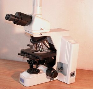 ニコン生物顕微鏡　E-600