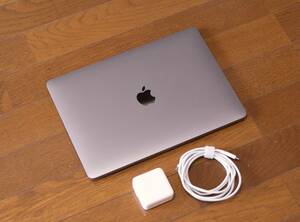 【極美品】アップル Apple_MacBook Air 13インチ(2020)-Apple M1チップ, 8GBメモリ, SSD 512GB_MGN73J/A