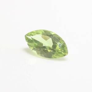 キレイな若草色のペリドットマーキス1.50ct