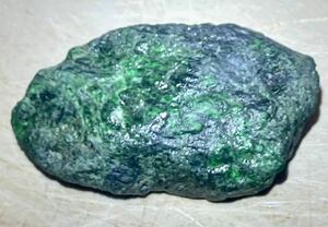 ミャンマー産天然モーシッシ　コスモクロア　翡翠輝石　原石16.98g激レア石