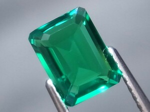 1.00ct b 新品・コロンビアカラーの最上級ランクカラー 合成バイロンエメラルド 超希少入手困難・バイロン社製