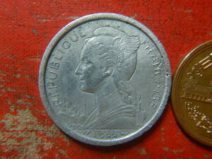 外国・フランス領ソマリランド／２フラン・アルミニウム貨（1959年）：発行枚数20万枚（※薬品による洗浄の痕あり？）　240504