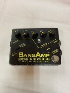 u54120　中古　TECH21 　SANSAMP BASS DI ノブ１つ欠品