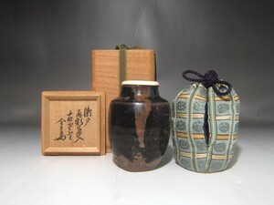 古瀬戸　肩衝茶入　古里　裏千家　十四代　淡々斎の逸品 r730