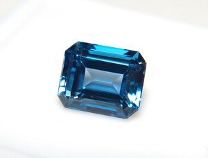 ロンドンブルートパーズ　5.70ct ルース　微細なカケ（LA-6643）