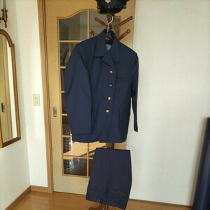 【未使用品】国鉄の電車運転士の制服（背広上下、制帽）、3号形、色紺、昭和４１年製です