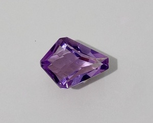 天然 アメジスト　ルース　5.7ct　1.1g