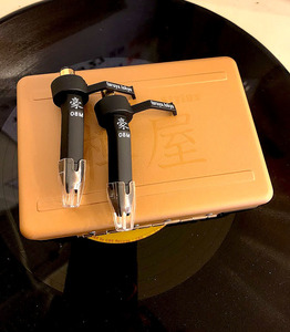 新品★ 樽屋 カートリッジ 08M 黒針 2本セット カートリッジケース付き 全てのVinyl-DJ対応世界最高峰レコード針