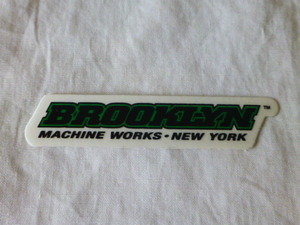 BROOKLYN MACHINE WORKS・NEW YORK ステッカー ブラックｘグリーン BROOKLYN MACHINE WORKS・NEW YORK