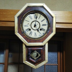 アンソニヤ製　ゼンマイ式掛け時計　古時計　アンティーク　ジャンク品　H101