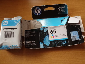 即決 HP純正インクカートリッジ 1個 3色カラー 65 N9K01AA 使用推奨期限2023年8月 未開封品 パッケージ難あり 定形外郵便送料220円
