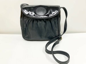 FENDI フェンディ バッグ 鞄 ショルダーバッグ 黒 FFマーク FF 革 レザー ヴィンテージ ロゴマーク