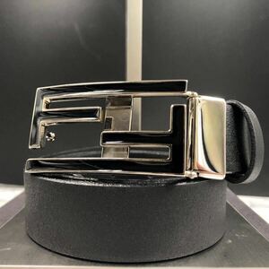 【美品/箱付き】FENDI フェンディ ベルト FFロゴ ズッカ デカロゴ レザー 本革 ブラック シルバー金具 通勤 通学 ビジネス メンズ 110/125