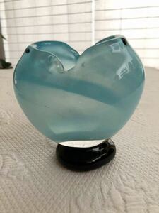 ガラスミニ花瓶　手作りガラス　イビツ花瓶　ブルー花瓶