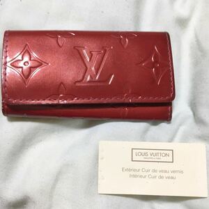 ルイヴィトン LOUIS VUITTON レッド　キーケース 