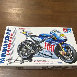 215★エッチングパーツ付き★ヤマハ YZR-M1 09 フィアットヤマハチーム （1/12スケール オートバイ No.117 14117）