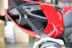 [新品 未使用]Ducati Panigale ドゥカティ パニガーレ 899 959 1199 1299 2012-2018年 フェンダーカバープレートホールブロックオフ