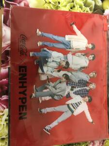 ★コカコーラ×ENHYPEN スライダーポーチ　１つ（赤色）ENHYPEN（エンハイプン 朝: ）韓国の男性アイドルグループ