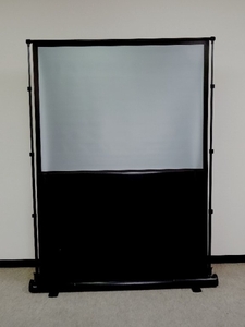 PLUS 明るい部屋でもよく見える ブラックスクリーン 4：3 NTSC 60インチ 自立型 携帯 スクリーン 蛍光灯の下 照明 暗室 明部屋 昼