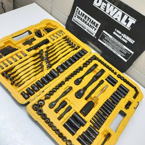 H【A-27】デウォルトDEWALT 184ピース!ミリ!インチ工具セット！高級ブラックメッキ仕上げ