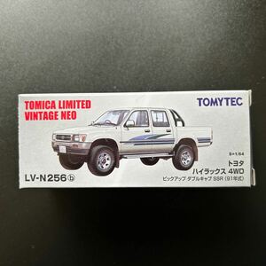 LV-N256b トヨタ ハイラックス 4WDピックアップ ダブルキャブ SSR （白） 91年式 （ 1/64スケール トミカリミテッドヴィンテージ