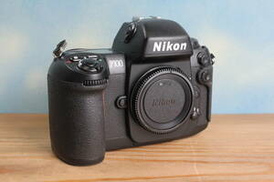 ※美品　Nikon　F100　ボディ　ニコン　作動良好品　フイルムカメラ　　送料520円